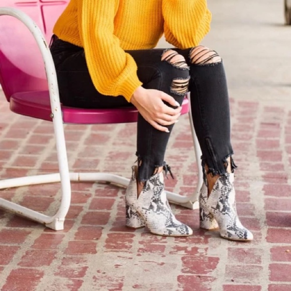Steve Madden snakeskin boots - Picture 2 of 4